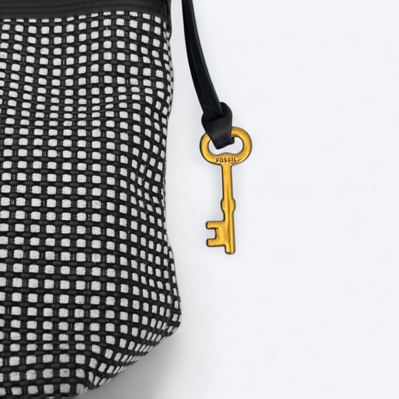 Fossil Woven Black/White Key Crossbody Purse Bag Minimalist Office Careerwear - Picture 10 of 12